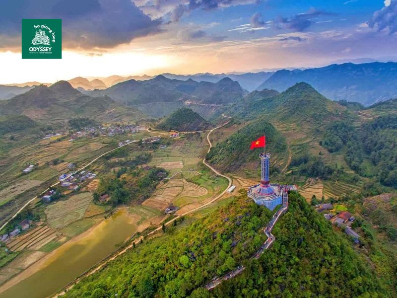 where to stay before ha giang loop 1